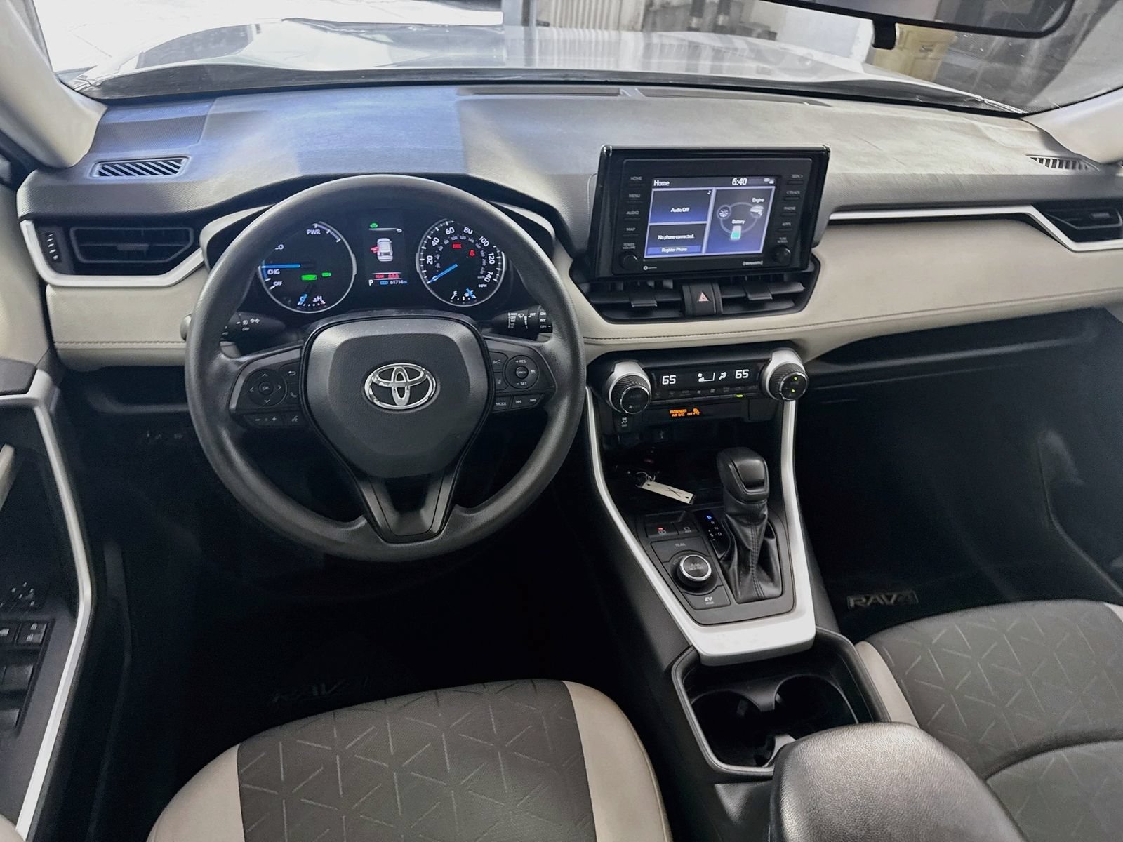 Used 2021 Toyota RAV4 XLE AWD/4WD image 16
