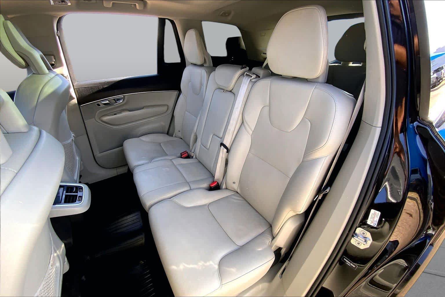 Used 2020 Volvo XC90 T5 Momentum w/ Protection Package Premier FWD image 21