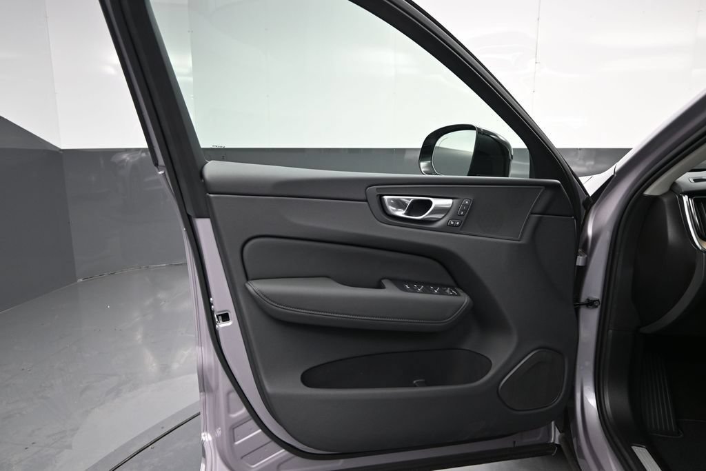 New 2026 Volvo XC60 B5 Core w/ Climate Package AWD/4WD image 30