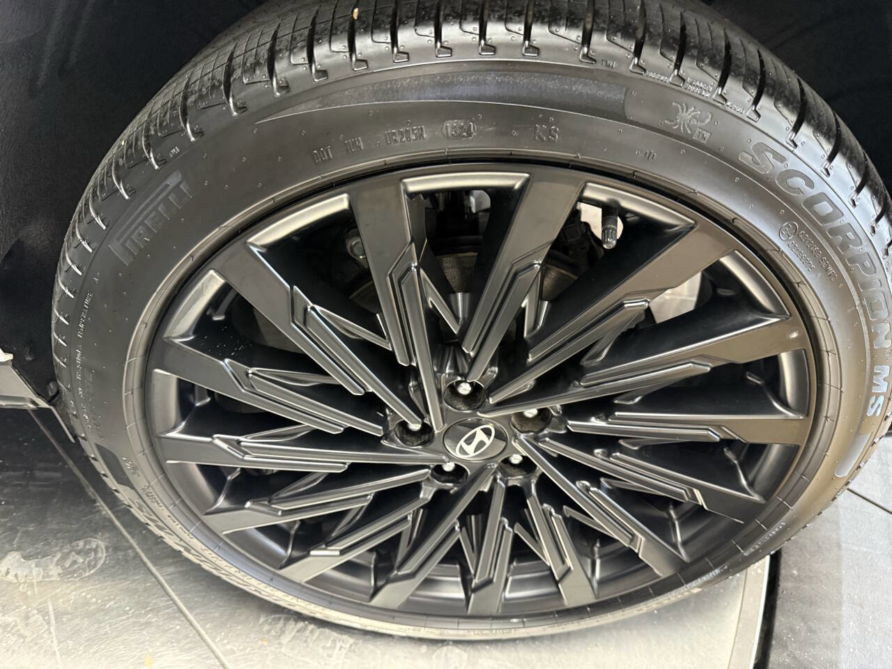 Used 2024 Hyundai Santa Fe Calligraphy image 36