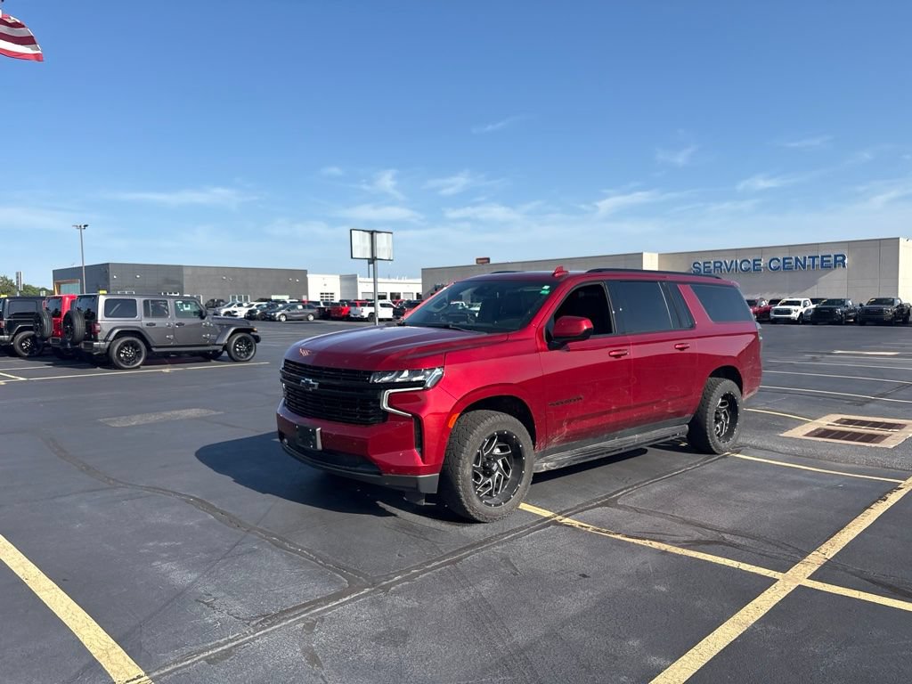 Used 2023 Chevrolet Suburban RST AWD/4WD image 4