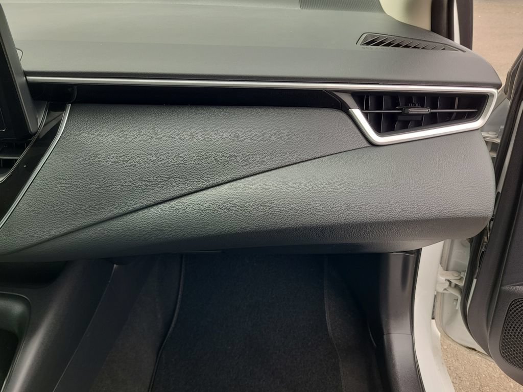 Used 2024 Toyota Corolla LE FWD image 16