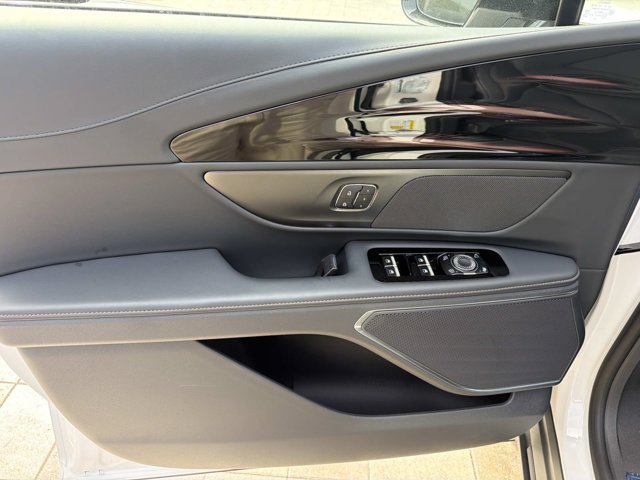 New 2026 Lincoln Nautilus Premier AWD/4WD image 7