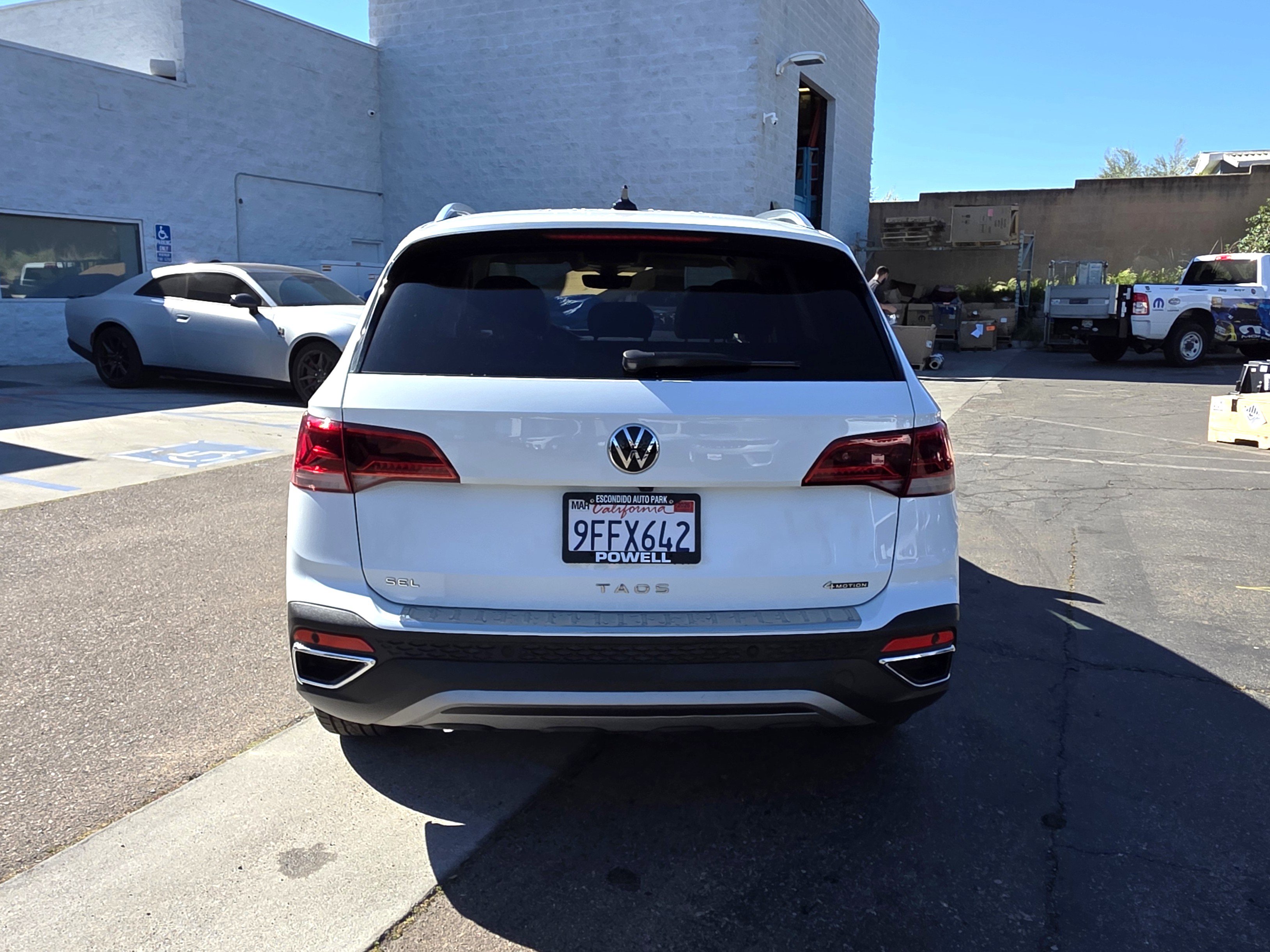 Used 2023 Volkswagen Taos SEL image 4