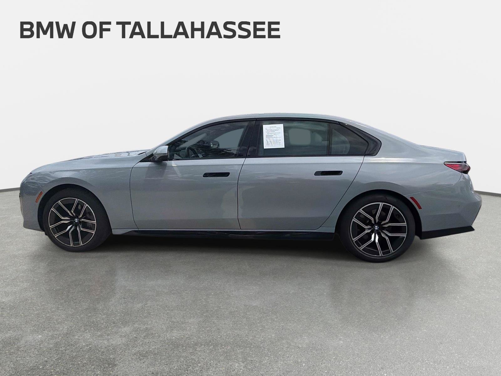 Used 2025 BMW 740i xDrive AWD/4WD image 8