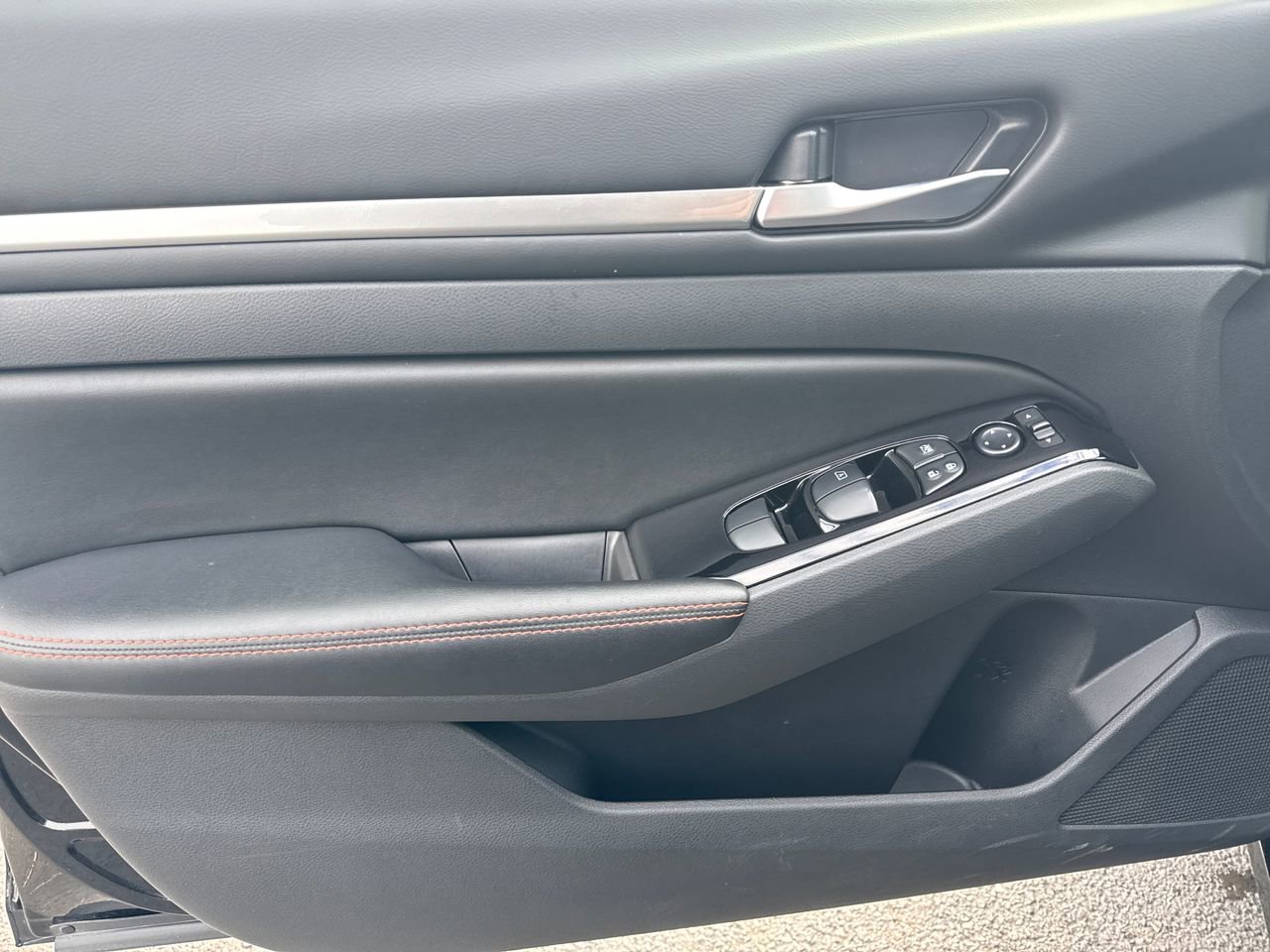 Used 2024 Nissan Altima 2.5 SR image 16