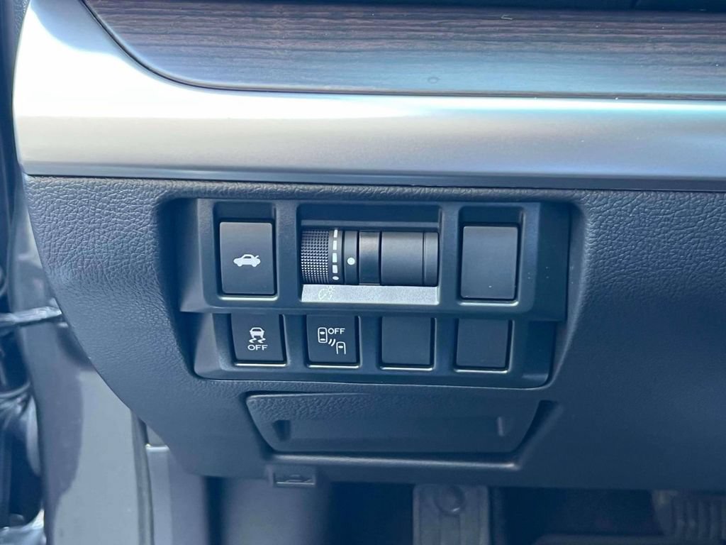 Used 2018 Subaru Legacy 2.5i Limited AWD/4WD image 21