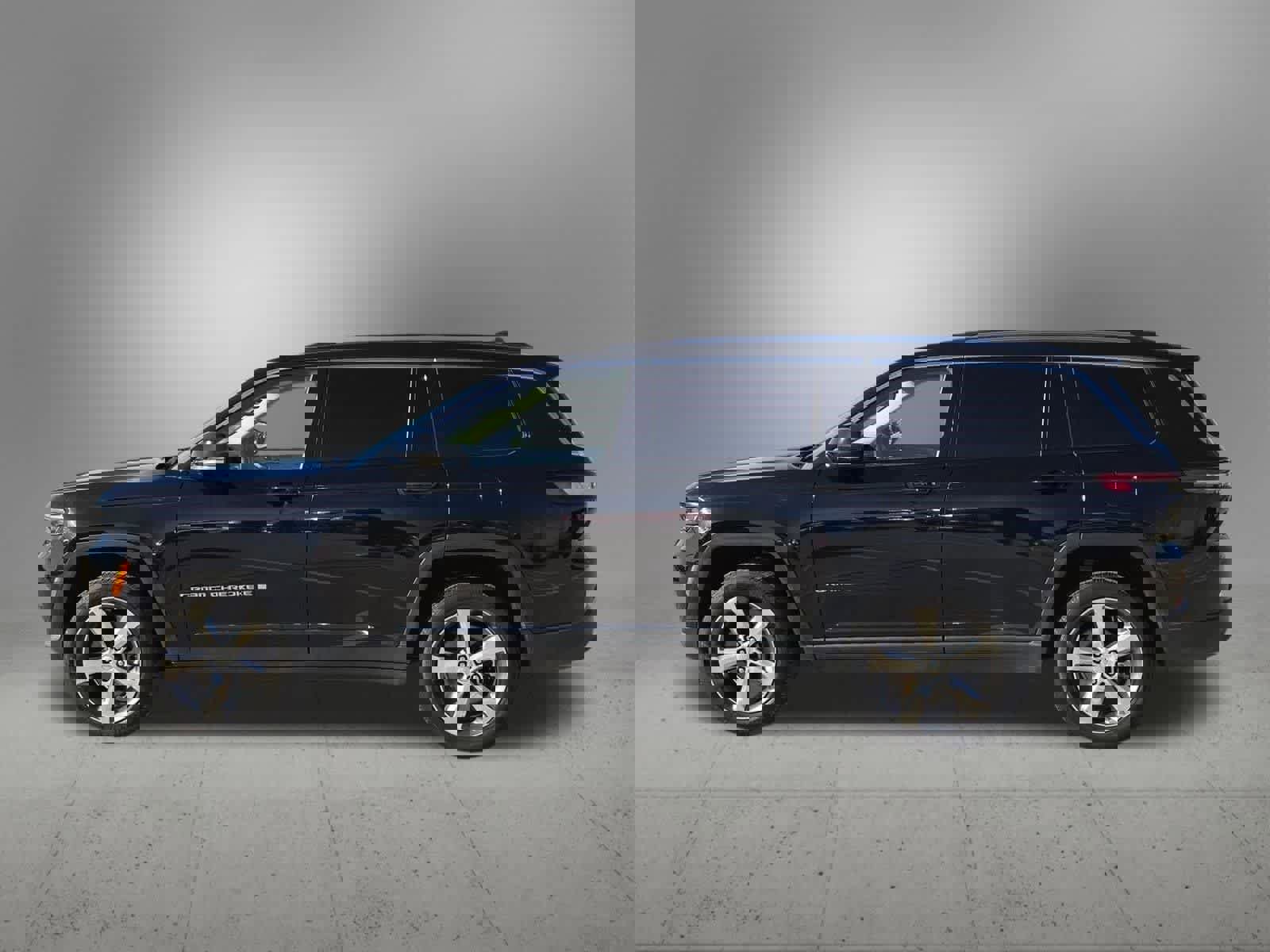 Used 2022 Jeep Grand Cherokee L Limited image 3