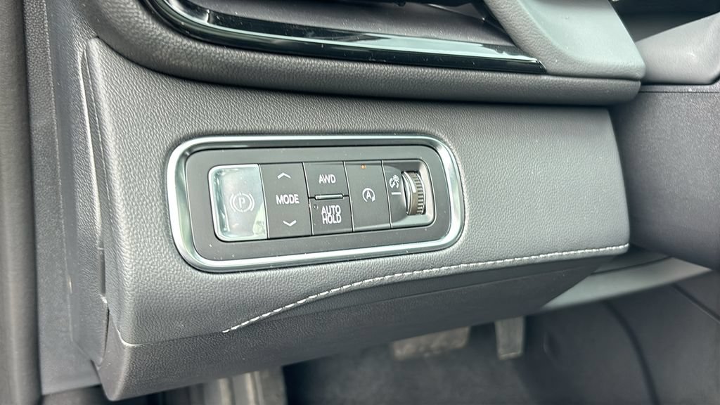 Used 2026 Buick Enclave Avenir w/ Super Cruise Package AWD/4WD image 16