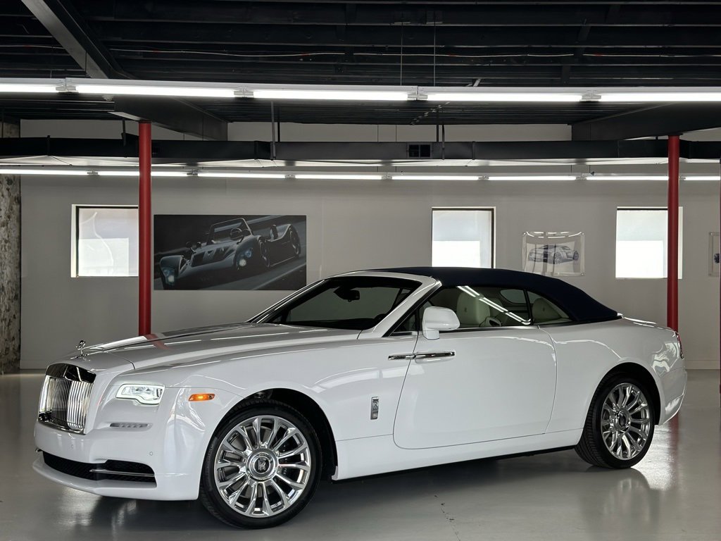 Used 2020 Rolls-Royce Dawn image 3