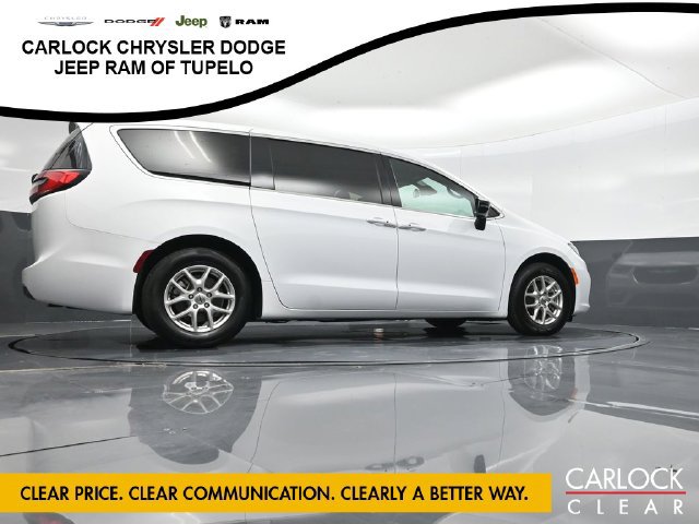 Used 2025 Chrysler Pacifica Select FWD image 56
