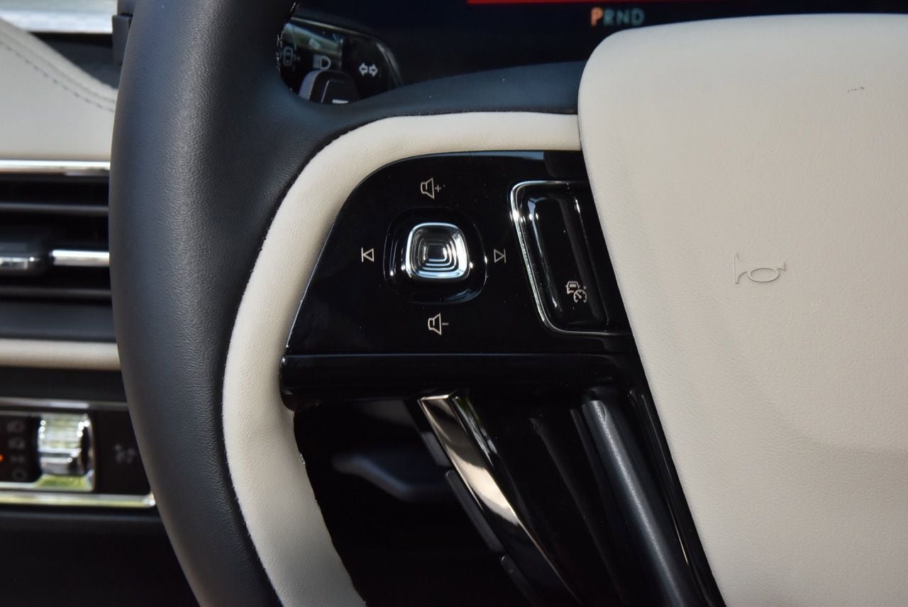 New 2026 Lincoln Corsair Premiere FWD image 24