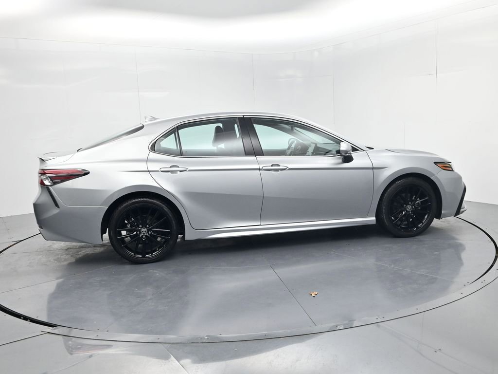 Used 2021 Toyota Camry XSE FWD image 8