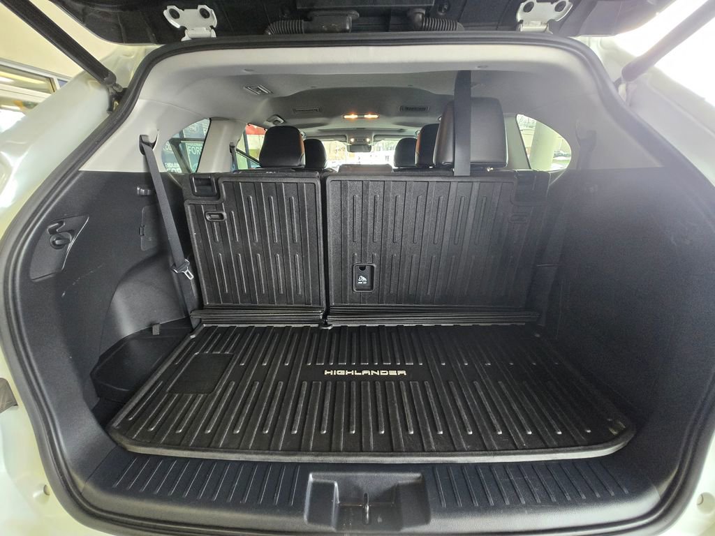 Used 2022 Toyota Highlander XLE image 8