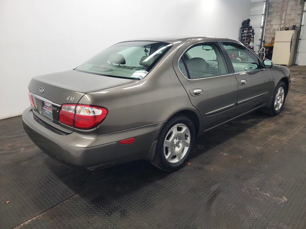 Used 2001 INFINITI I30 image 7