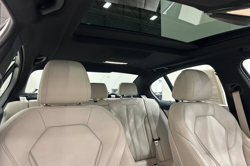 Used 2023 BMW 530e w/ Premium Package RWD image 18