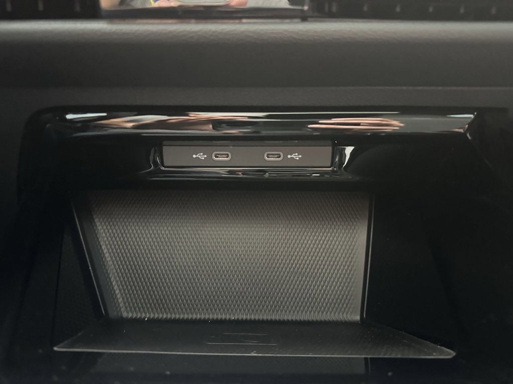 Used 2024 Volkswagen Golf R image 21