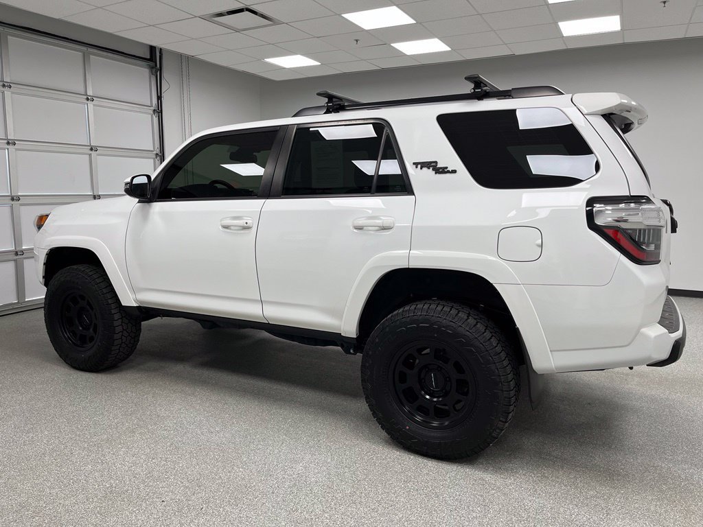 Used 2022 Toyota 4Runner TRD Off-Road Premium AWD/4WD image 7