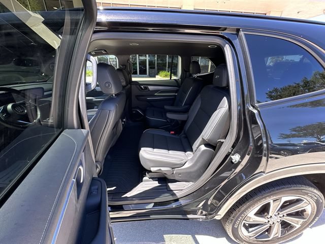 Certified 2025 Buick Enclave Sport Touring w/ Power Package FWD image 28