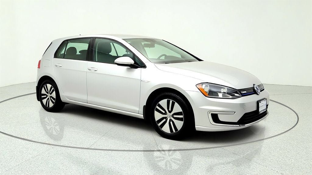 Used 2016 Volkswagen e-Golf SE FWD image 3