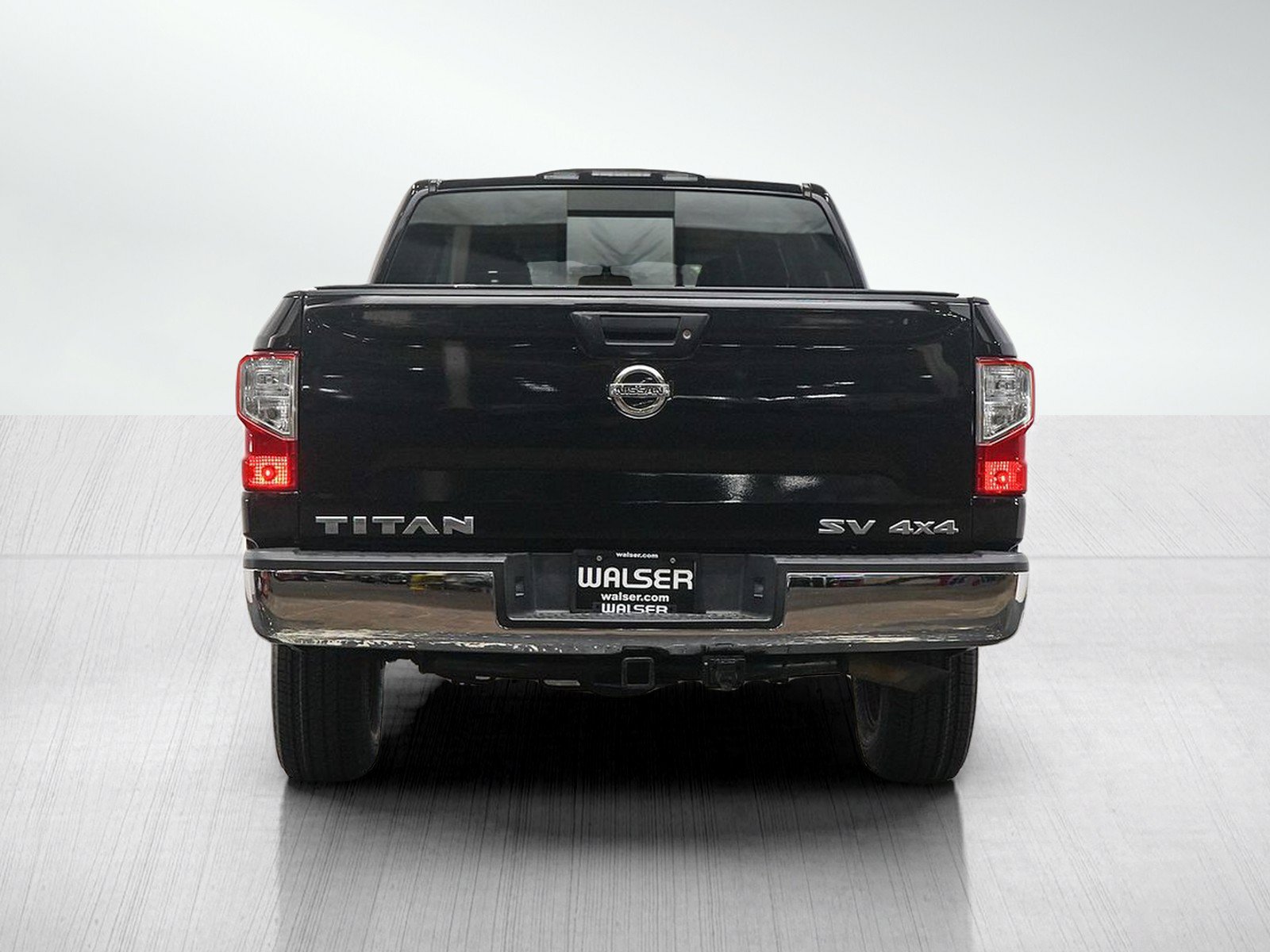 Used 2017 Nissan Titan SV AWD/4WD image 4