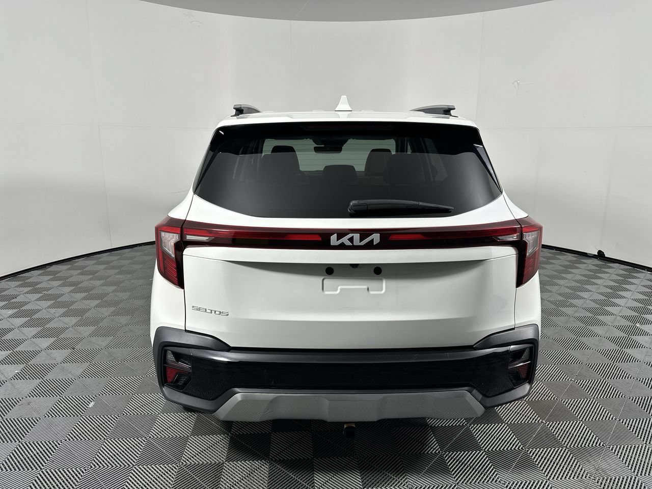 Certified 2024 Kia Seltos EX FWD image 19