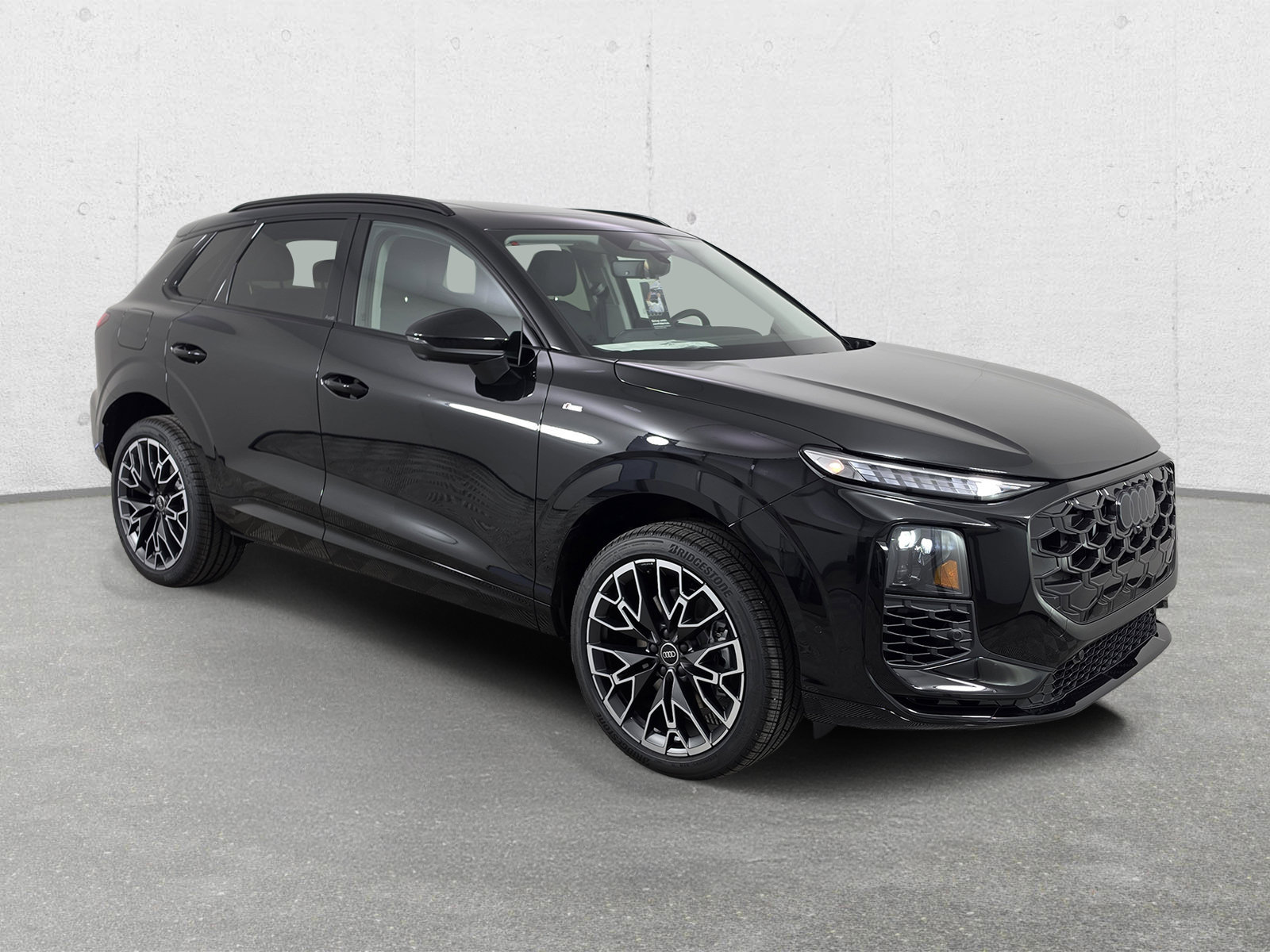 New 2026 Audi Q3 quattro 2.0T AWD/4WD 360° Tour