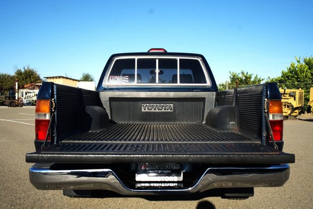 Used 1994 Toyota Pickup DX image 15