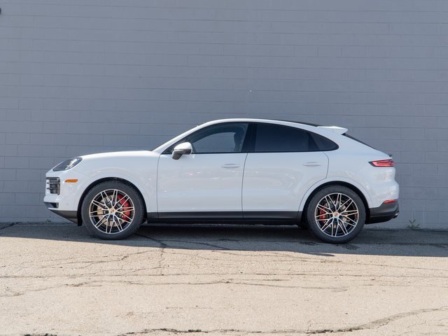 New 2026 Porsche Cayenne S image 2