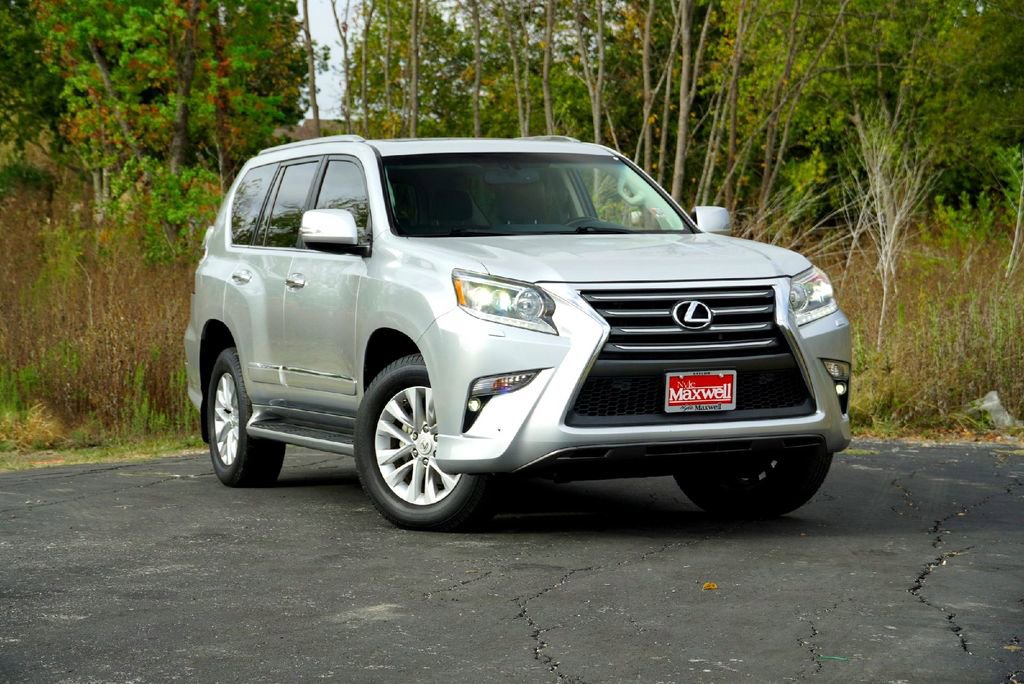 Used 2017 Lexus GX 460 image 2