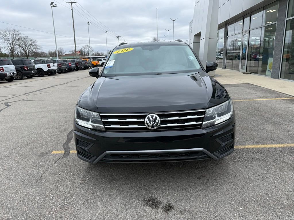 Used 2020 Volkswagen Tiguan SE w/ Panoramic Sunroof Package image 31