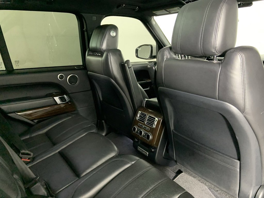 Used 2016 Land Rover Range Rover HSE image 14