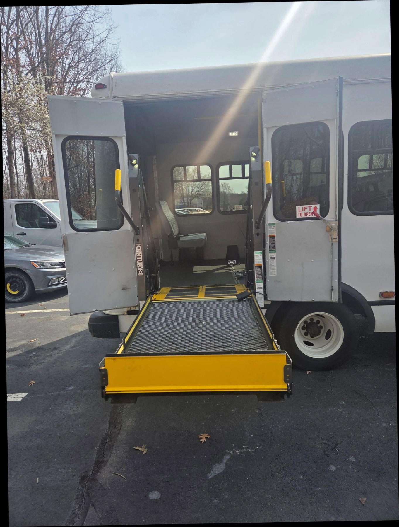 Used 2014 Ford E-350 and Econoline 350 Super Duty image 29