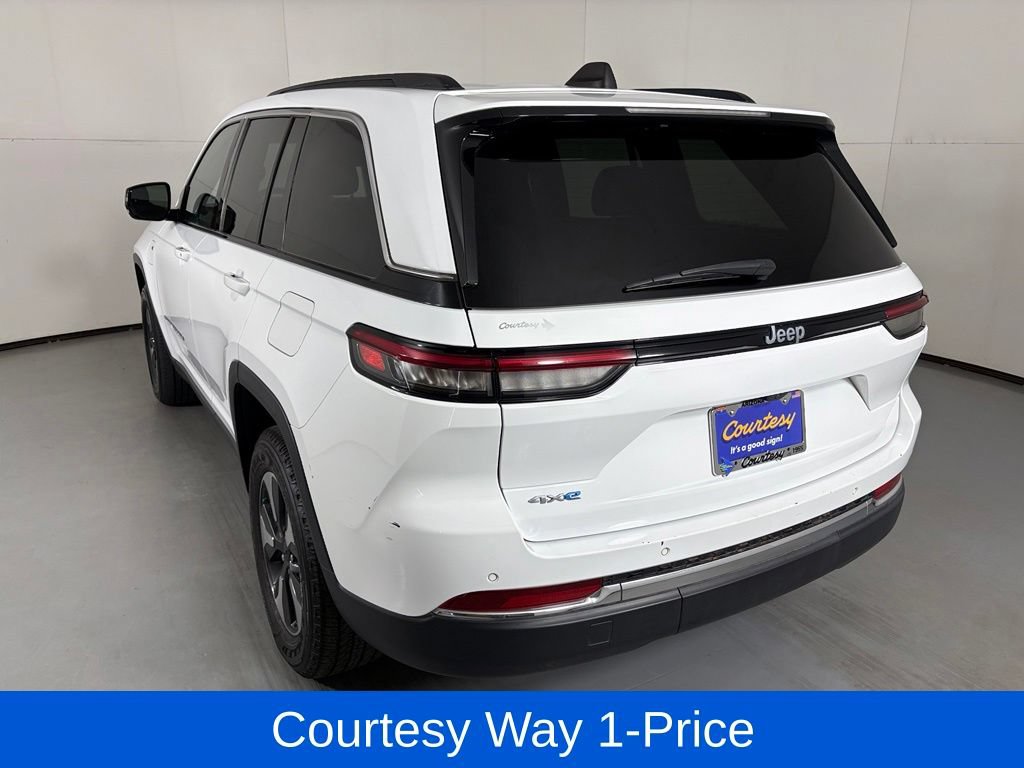 Used 2024 Jeep Grand Cherokee Limited 4xe AWD/4WD image 8