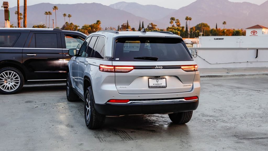 Certified 2024 Jeep Grand Cherokee Limited image 7