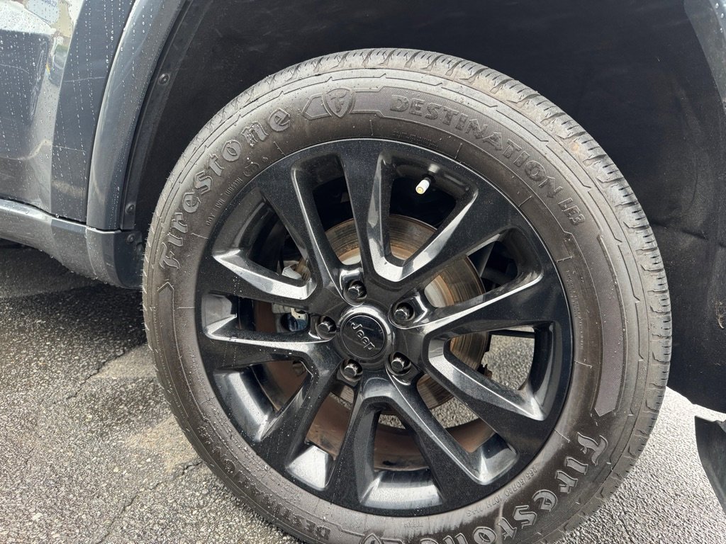 Used 2017 Jeep Grand Cherokee Altitude image 22