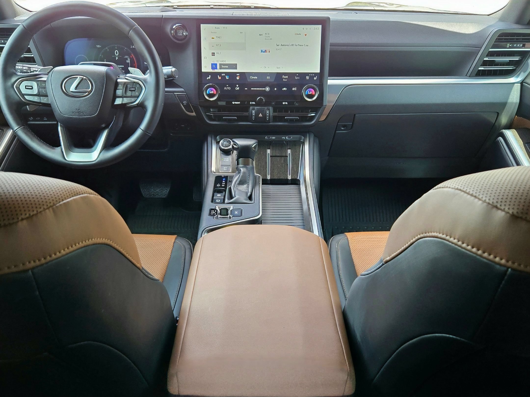 Used 2025 Lexus GX 550 w/ Cold Area Package AWD/4WD image 16