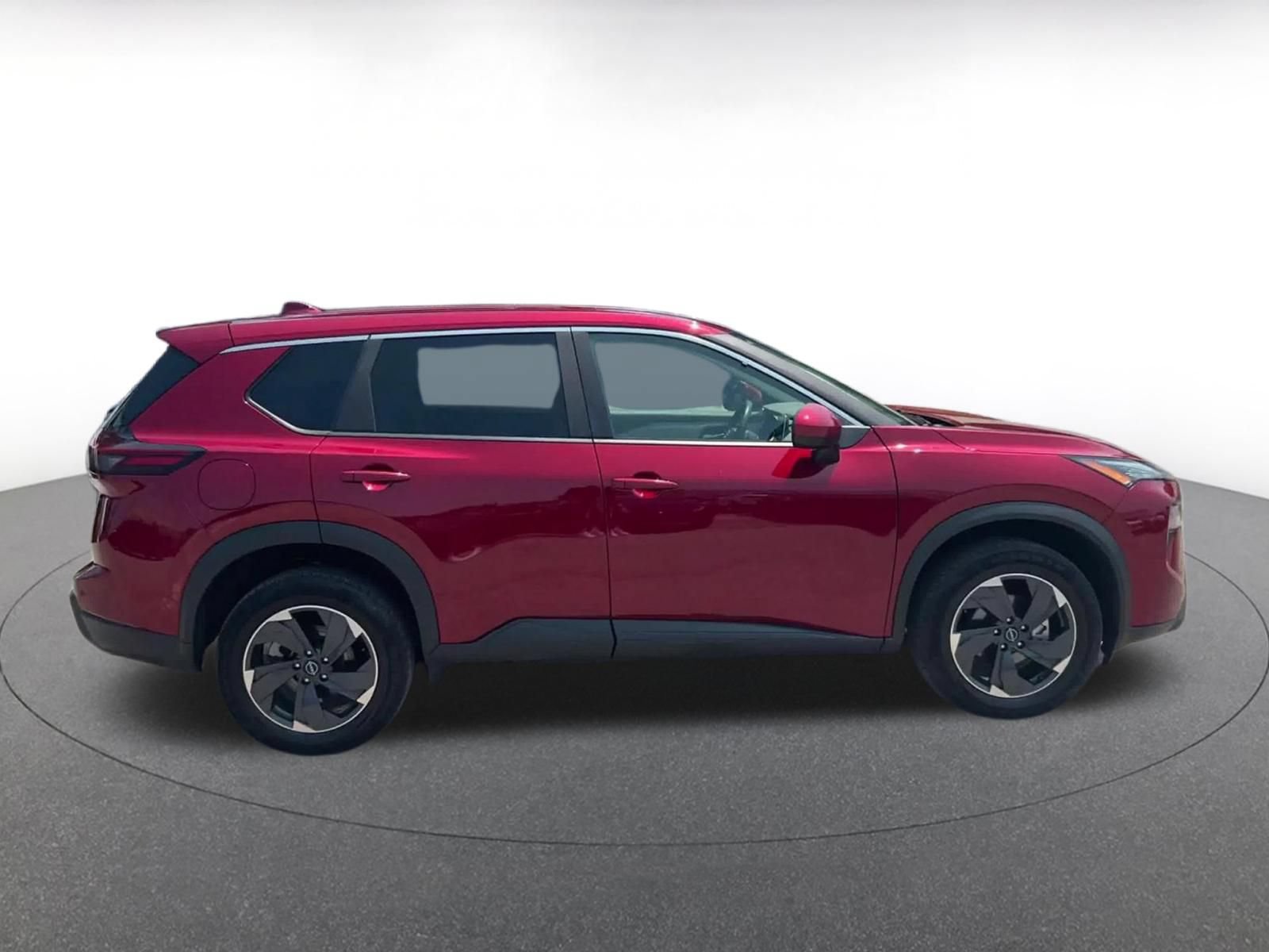 Used 2025 Nissan Rogue SV AWD/4WD image 13