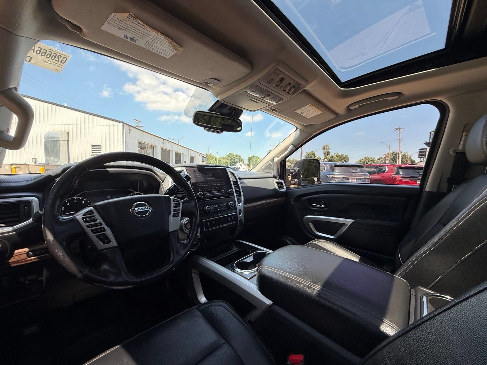 Used 2021 Nissan Titan SL w/ Moonroof Package AWD/4WD image 18