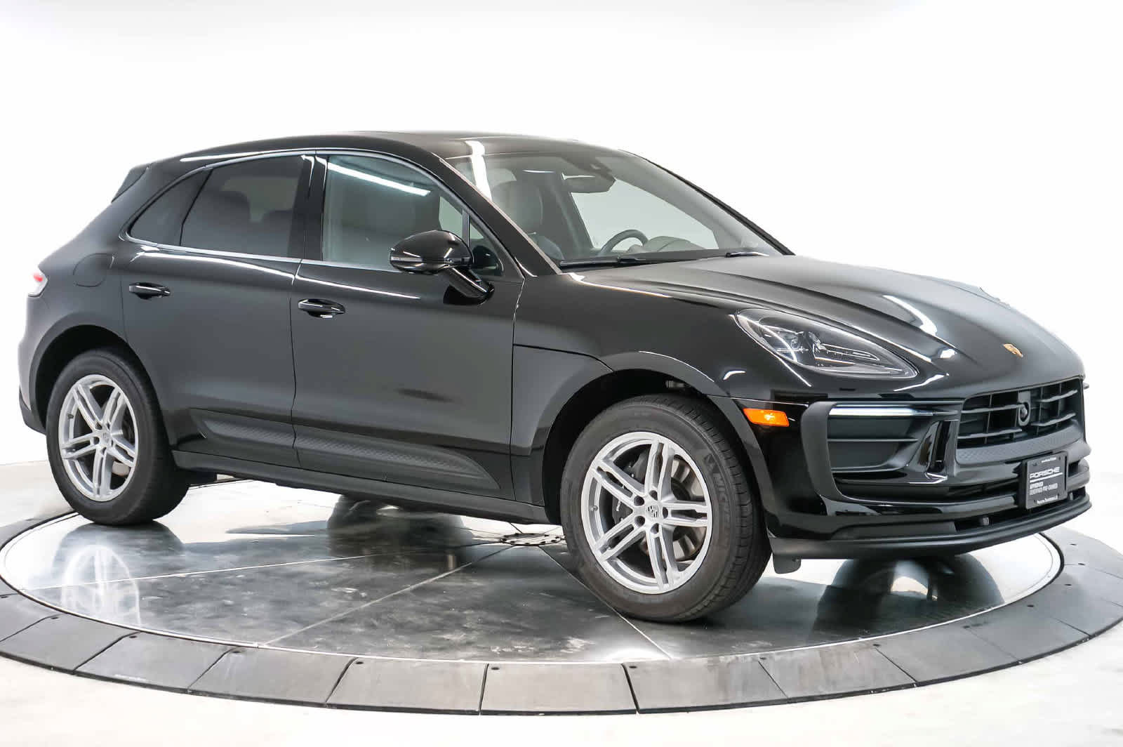 Certified 2026 Porsche Macan AWD/4WD image 7