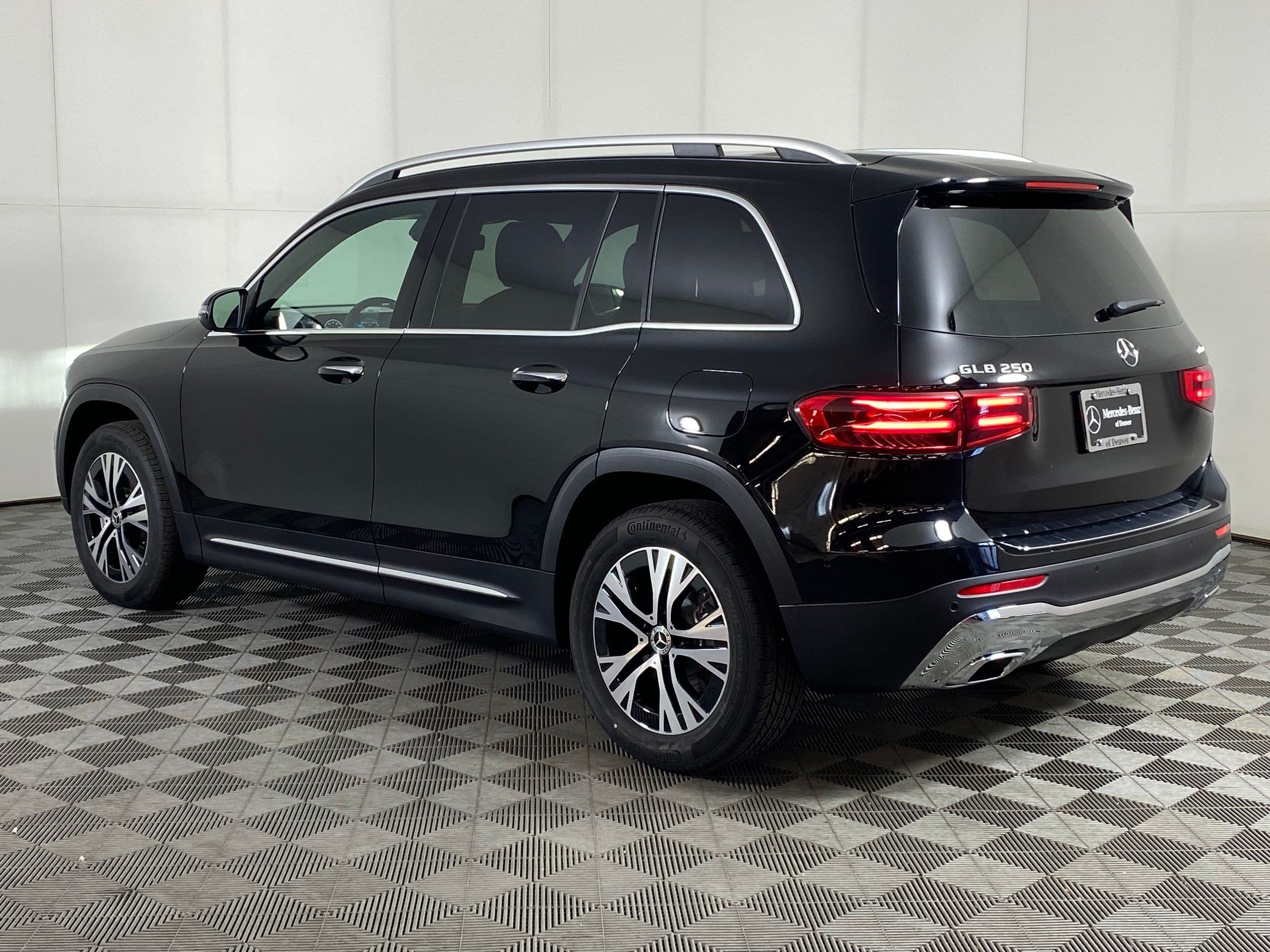 Certified 2025 Mercedes-Benz GLB 250 4MATIC image 3