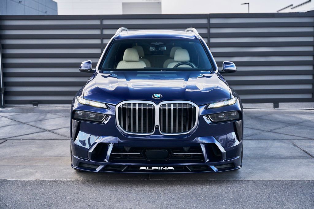 Used 2024 BMW ALPINA XB7 image 11