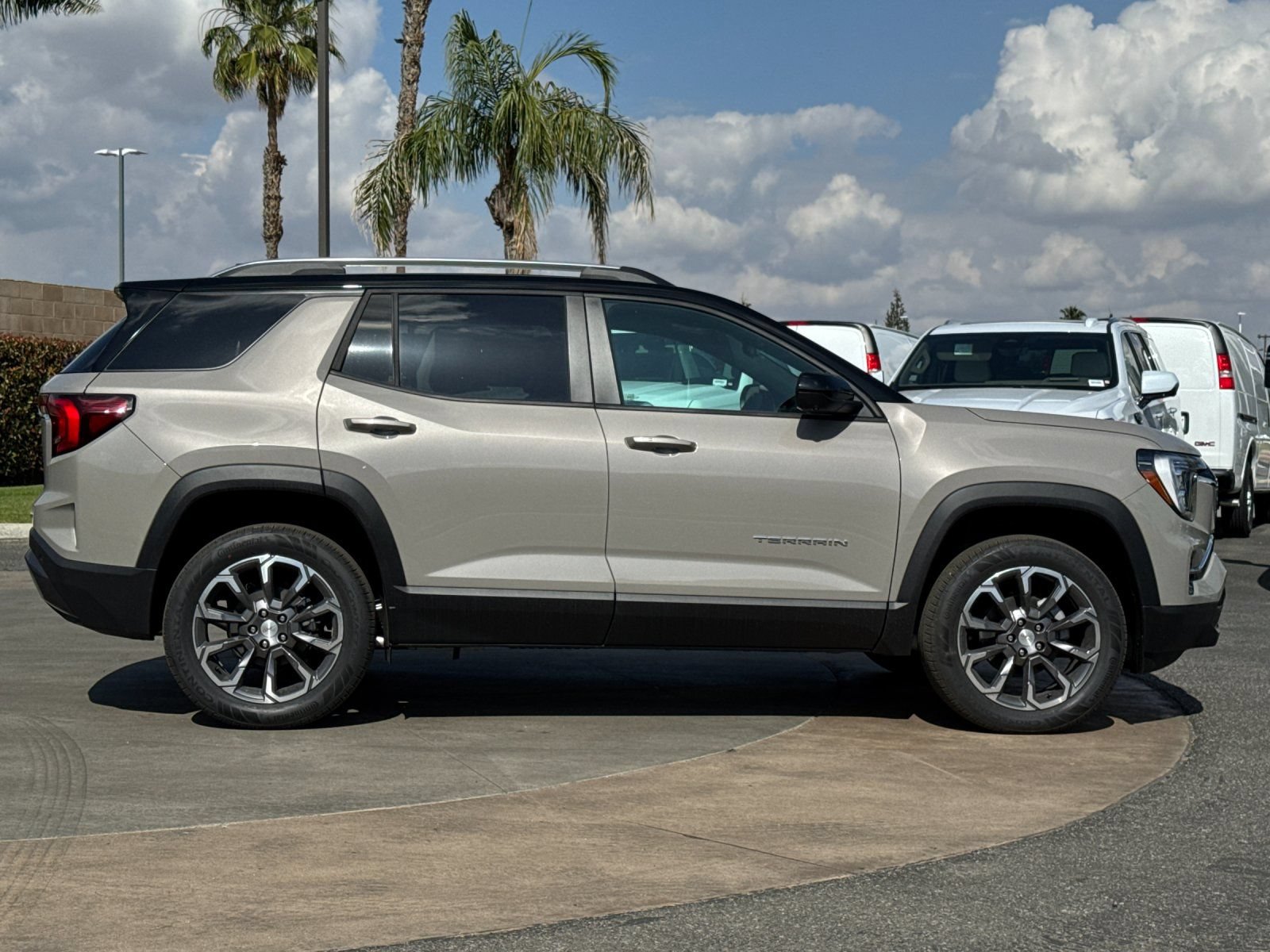 New 2026 GMC Terrain Elevation w/ Elevation Premium Package FWD image 3