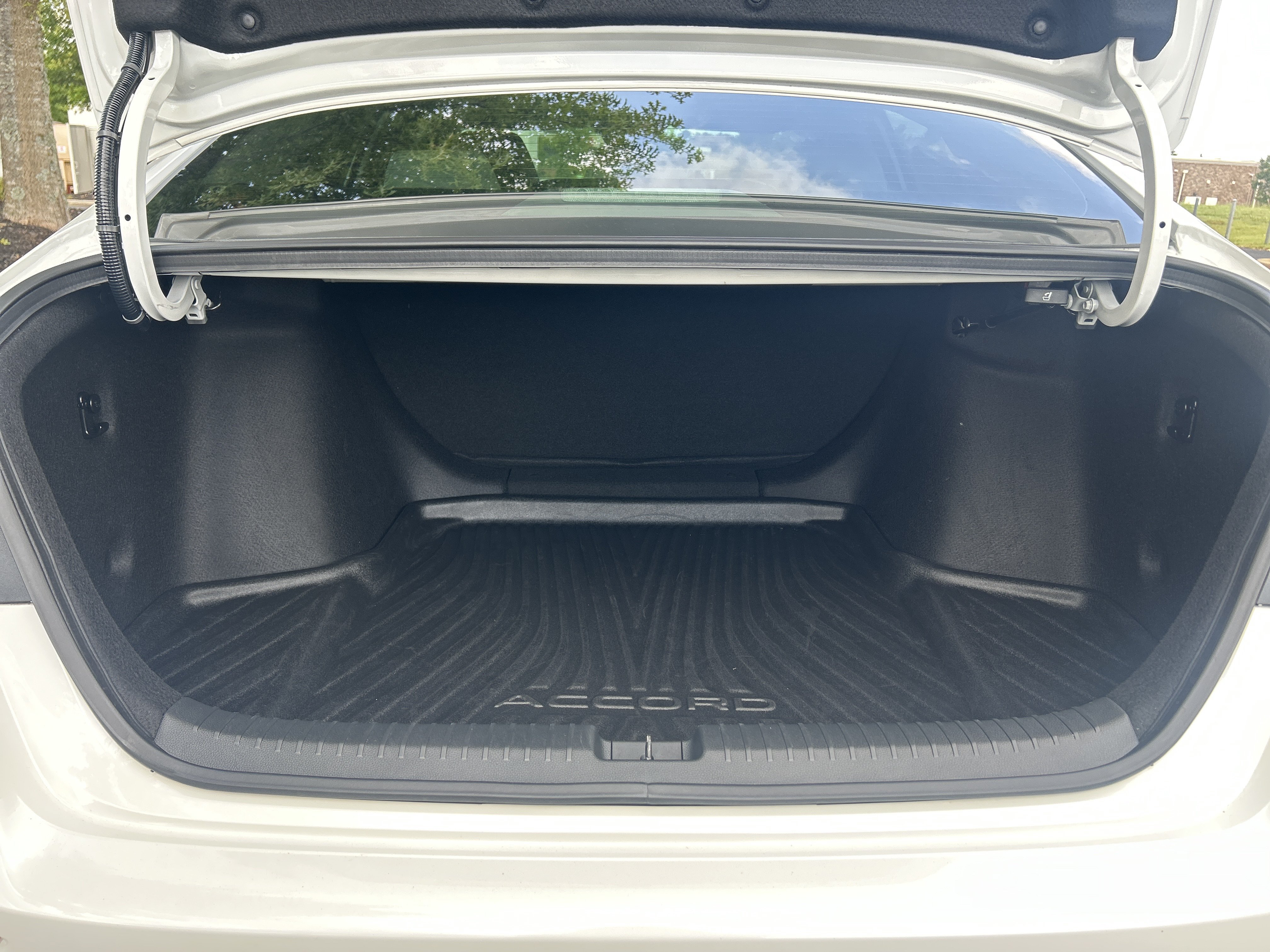 Certified 2024 Honda Accord LX image 30