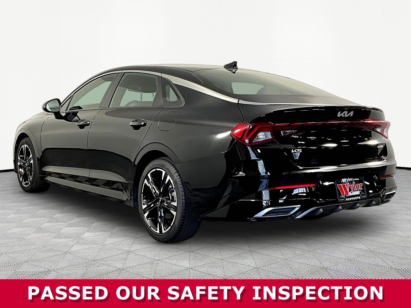 Used 2024 Kia K5 GT-Line w/ GT-Line Premium Package FWD image 4