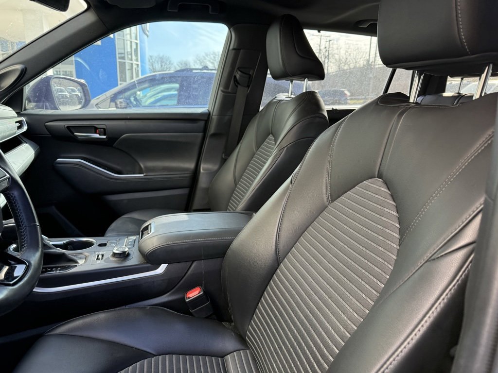 Used 2021 Toyota Highlander XSE image 8