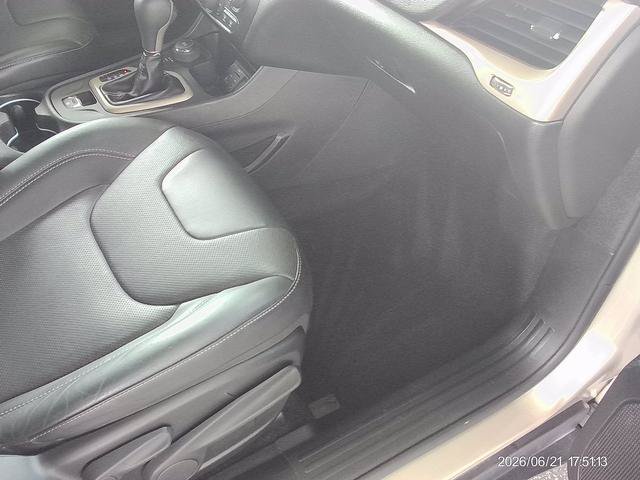 Used 2015 Jeep Cherokee Limited w/ Luxury Group AWD/4WD image 17