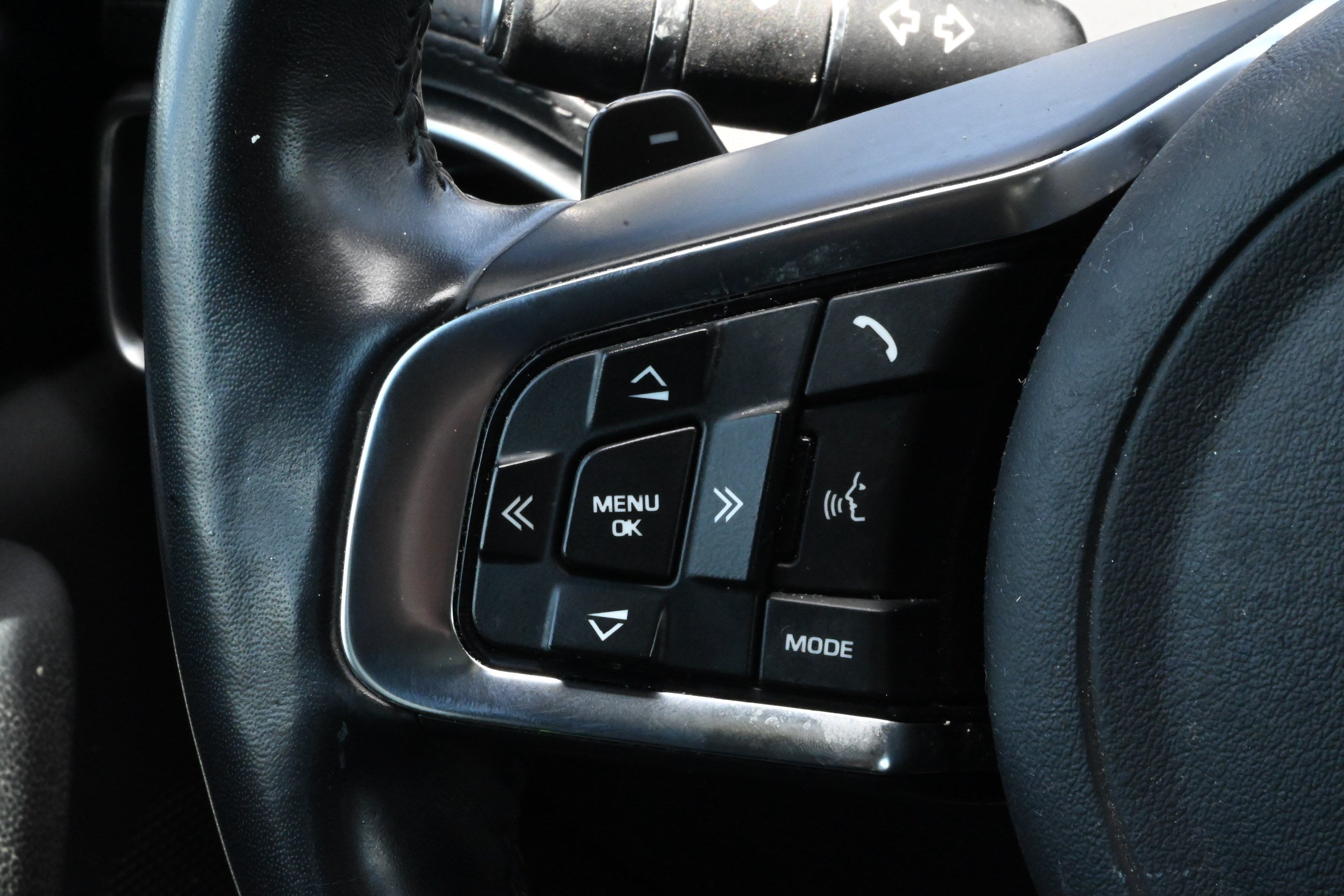 Used 2019 Jaguar F-PACE Prestige AWD/4WD image 26
