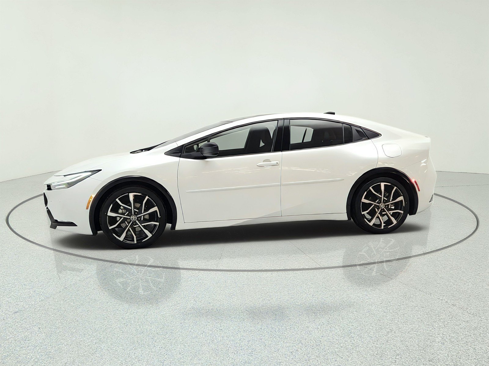 Used 2024 Toyota Prius Prime FWD image 8