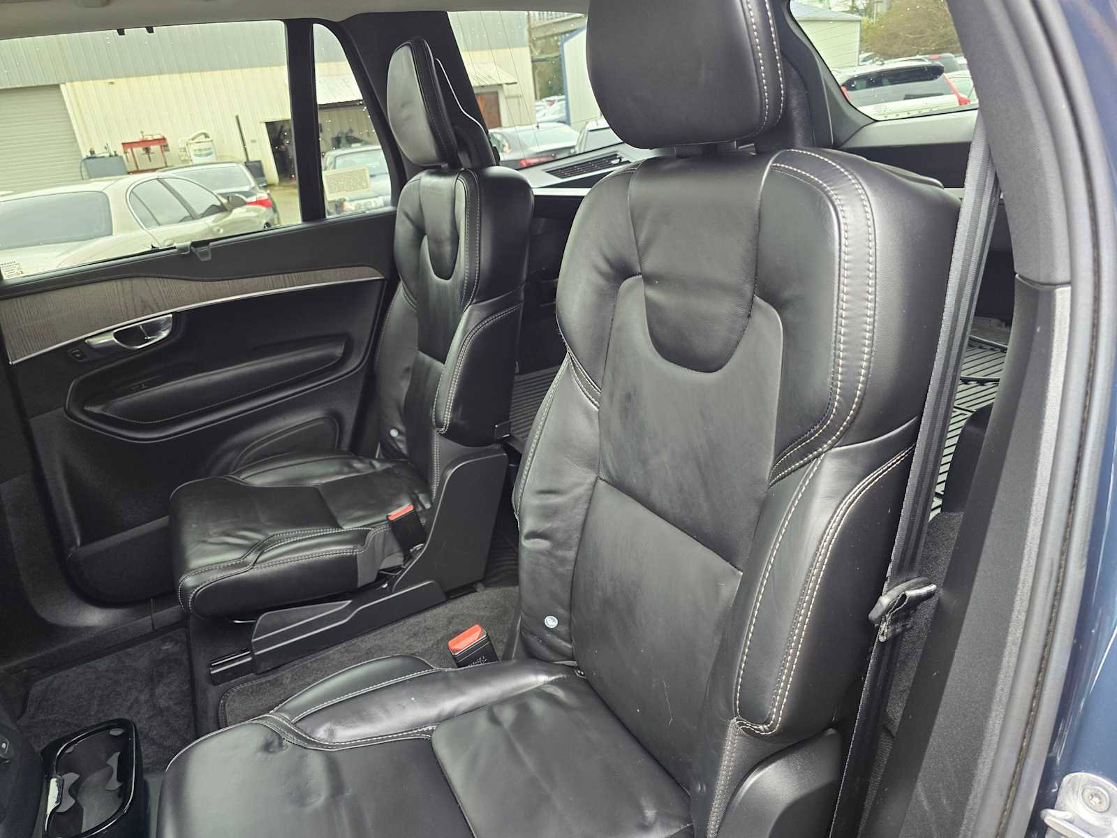 Certified 2023 Volvo XC90 T8 Ultimate w/ Protection Package Premier image 17